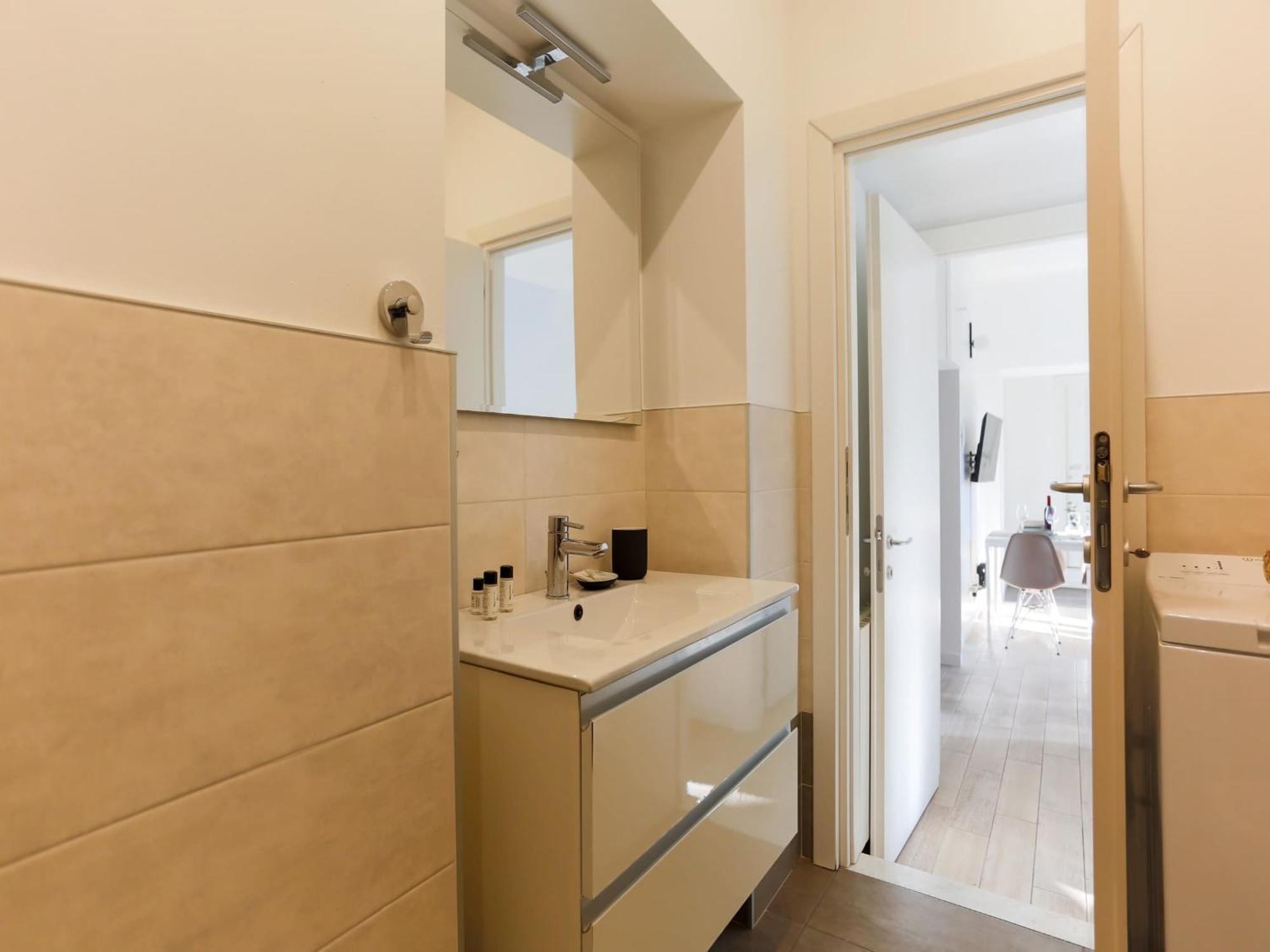 Spacious two bedrooms apartment in Porta Romana Milaan Buitenkant foto